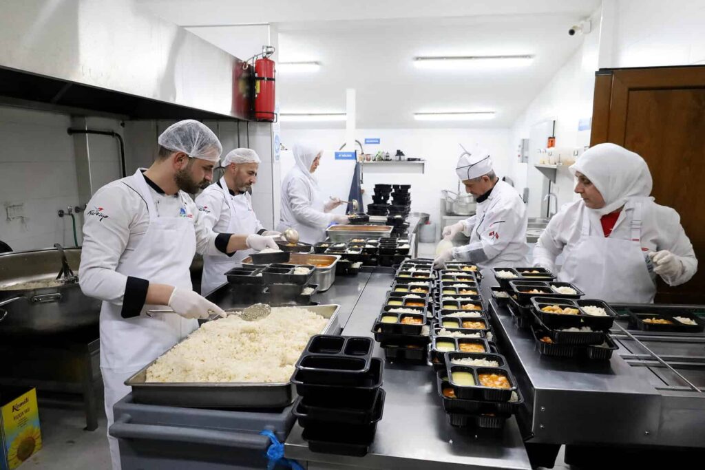 Gıda üretiminde otomatik taslak hazırlama süreci, hijyen ve verimlilik sağlar.