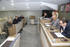 Hendek Belediyesi Araç İhalesinde Dört Araç Satıldı, İhaleye Altı İstekli Katılım Gösterdi