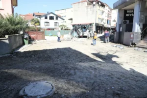 Hendek’te Yol ve Kaldırım Düzenlemeleri Mahalle ve Merkezde Hız Kazandı