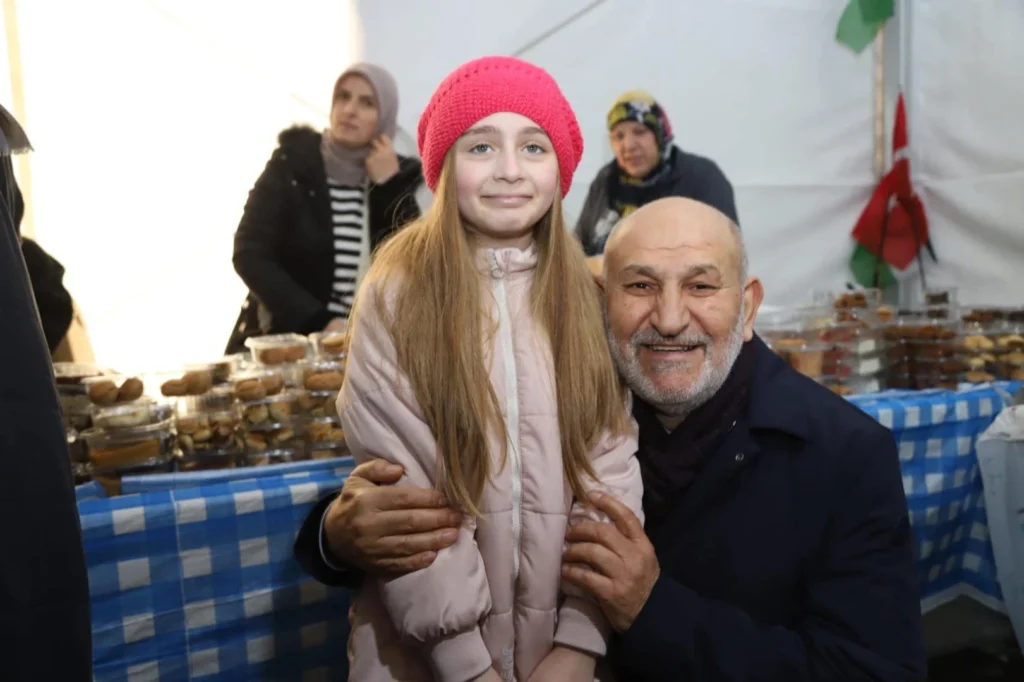 Hendek’te Etüd Hendek Projesi ile 14 Okulda 292 Öğrenciye 738 Kaynak Kitap Desteği Sağlandı
