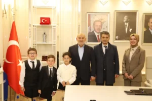 Hendek’te 23 Nisan’da Belediye Başkanlığı Koltuğu Minik Öğrencilere Devredildi